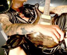 RAZOR　IZA 直筆サイン入りアーティスト写真 RAZOR official on X: 